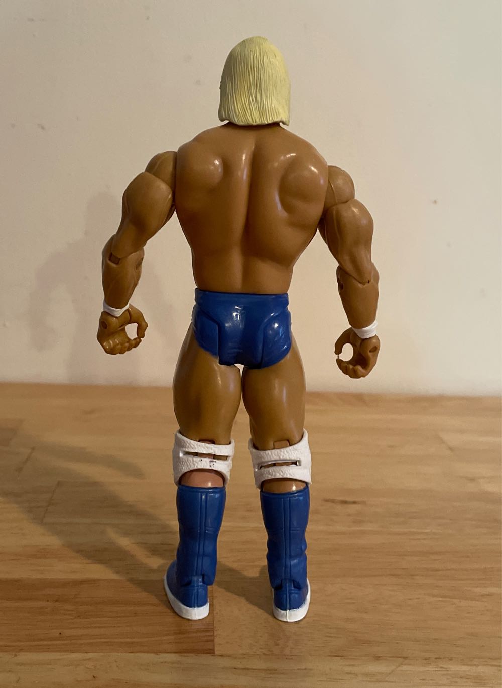 Hulk Hogan - WWE Jakks Pacific Classic Superstars (WWE Jakks Pacific Classic Superstars Series Walmart Exclusive) action figure collectible - Main Image 2