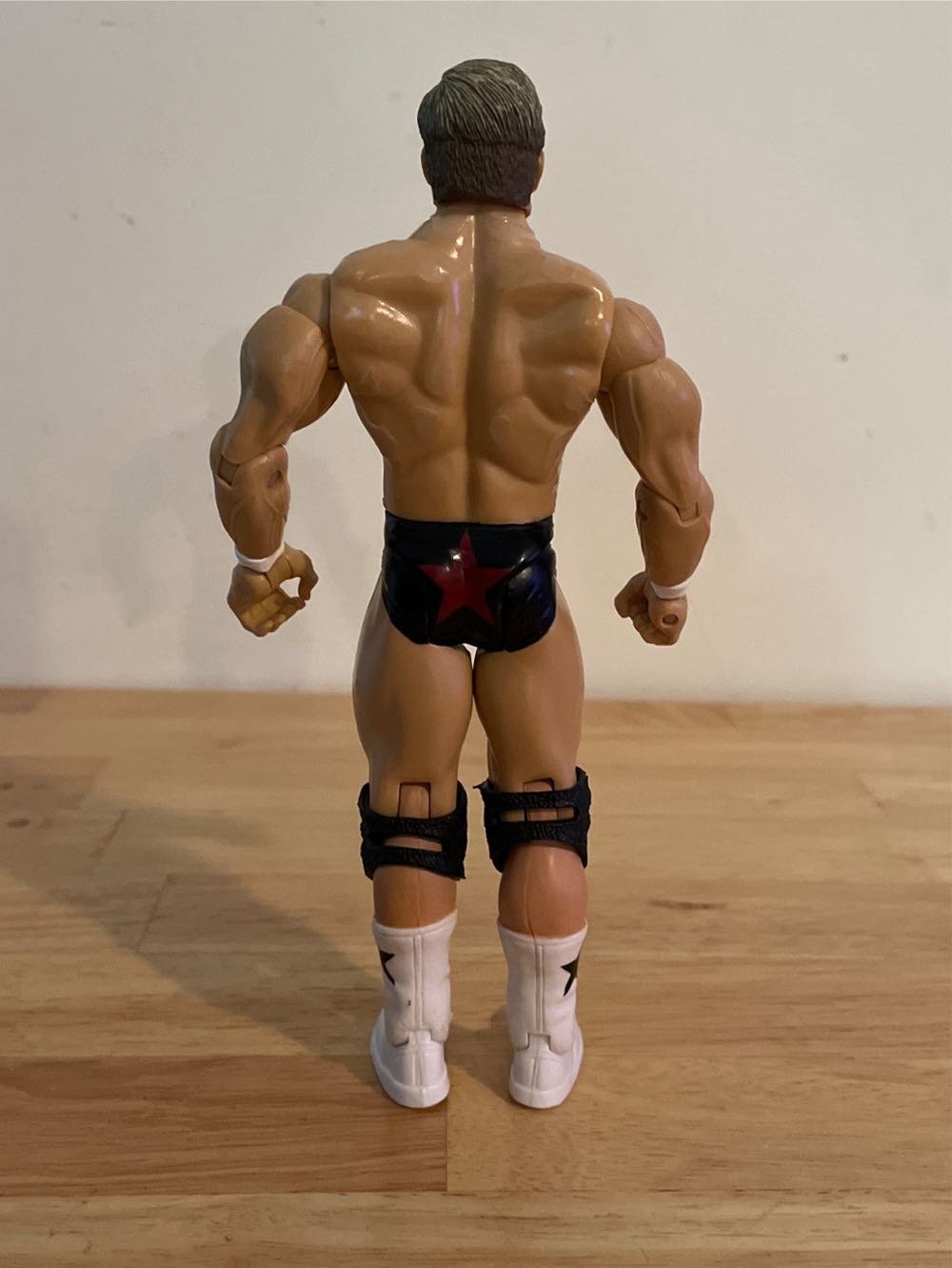 “The Hollywood Blondes” “Flyin’” Brian Pillman - WWE Jakks Pacific Classic Superstars (WWE Jakks Pacific Classic Superstars Series 2 Packs Series 6) action figure collectible - Main Image 4