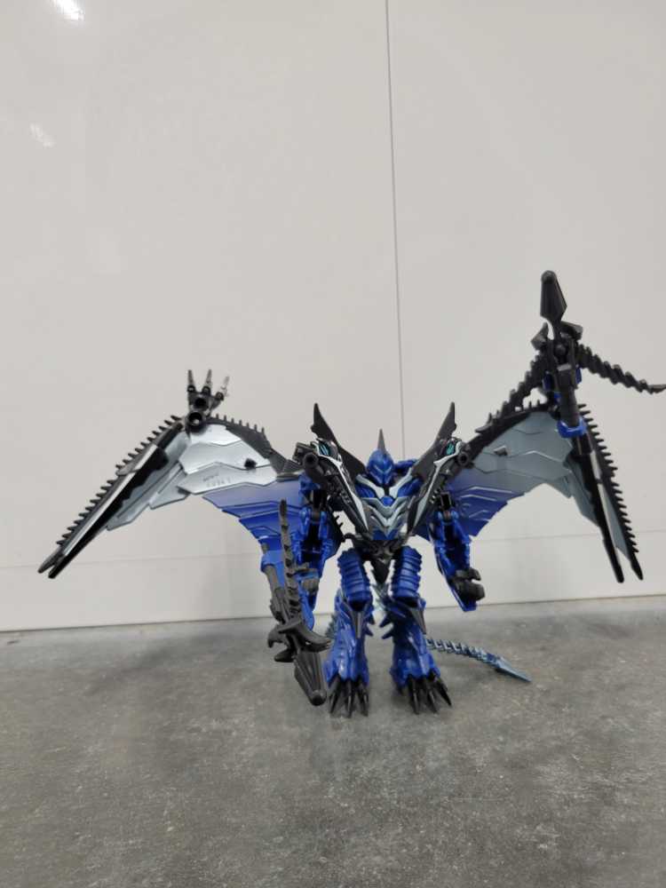 Strafe - Hasbro (Age Of Extinction) action figure collectible - Main Image 2
