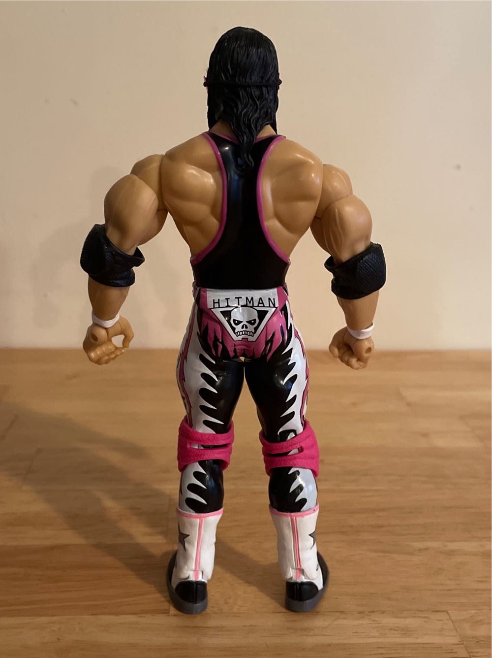 Bret “Hit Man” Hart - WWE Jakks Pacific Classic Superstars (WWE Jakks Pacific Classic Superstars Series 3 Packs Series 10) action figure collectible - Main Image 2