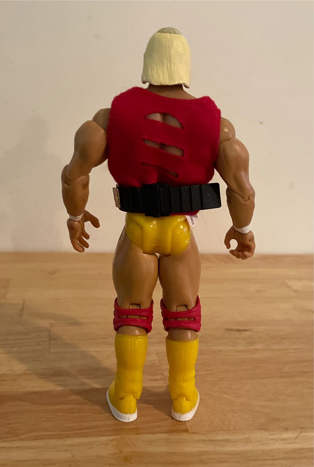 Hulk Hogan - WWE Jakks Pacific Classic Superstars (WWE Jakks Pacific Classic Superstars Series 8) action figure collectible - Main Image 2