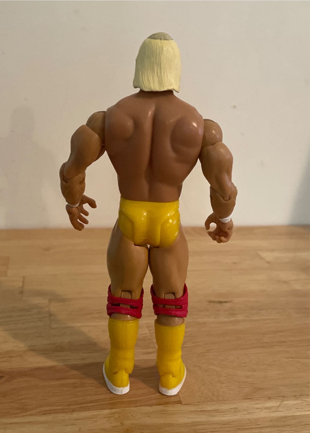 Hulk Hogan - WWE Jakks Pacific Classic Superstars (WWE Jakks Pacific Classic Superstars Series 8) action figure collectible - Main Image 4