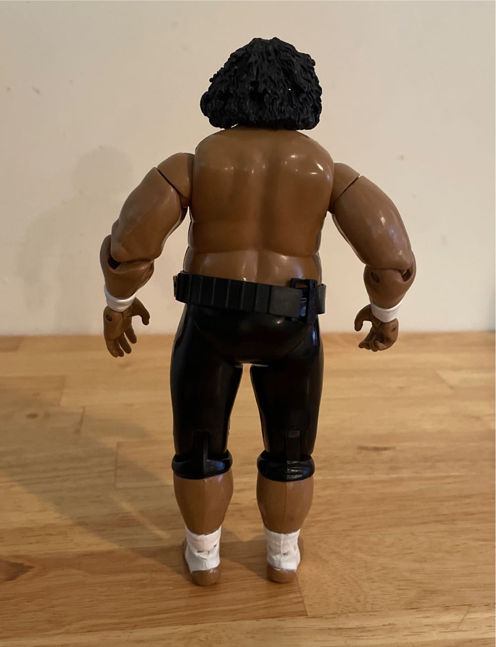 “Wild Samoans” Afa - WWE Jakks Pacific Classic Superstars (WWE Jakks Pacific Classic Superstars Series 3 Packs Series 6) action figure collectible - Main Image 2