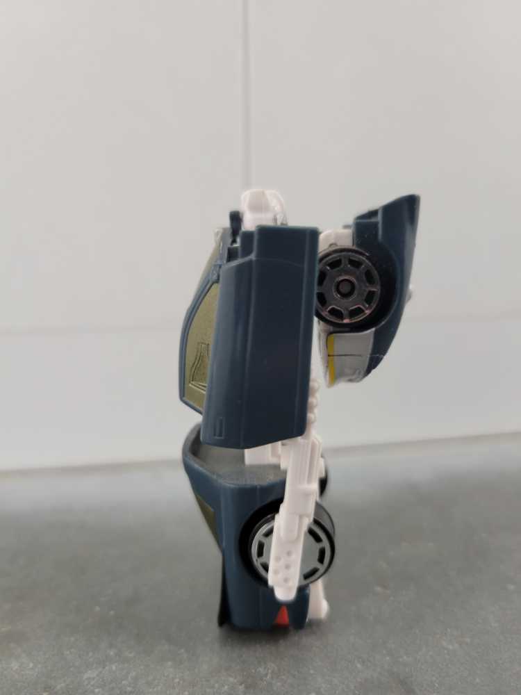 Bluestreak - Hasbro (Universe) action figure collectible - Main Image 2