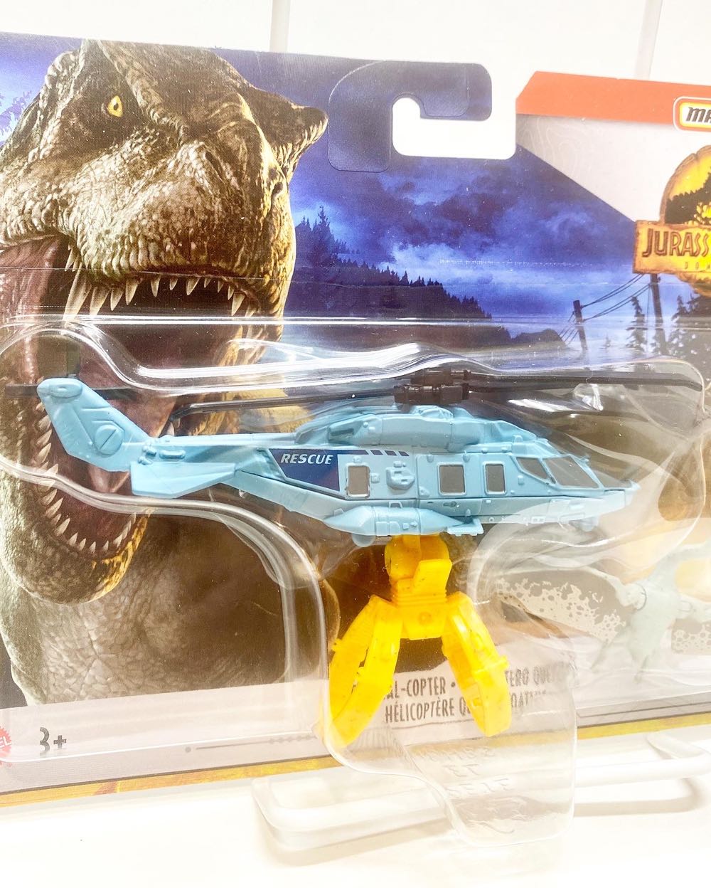 Matchbox Jurassic World Dino Transporters 1 Vehicle & 1-2 Mini Dinosaurs Ages 3 Years Old & Up  action figure collectible [Barcode 887961989540] - Main Image 3