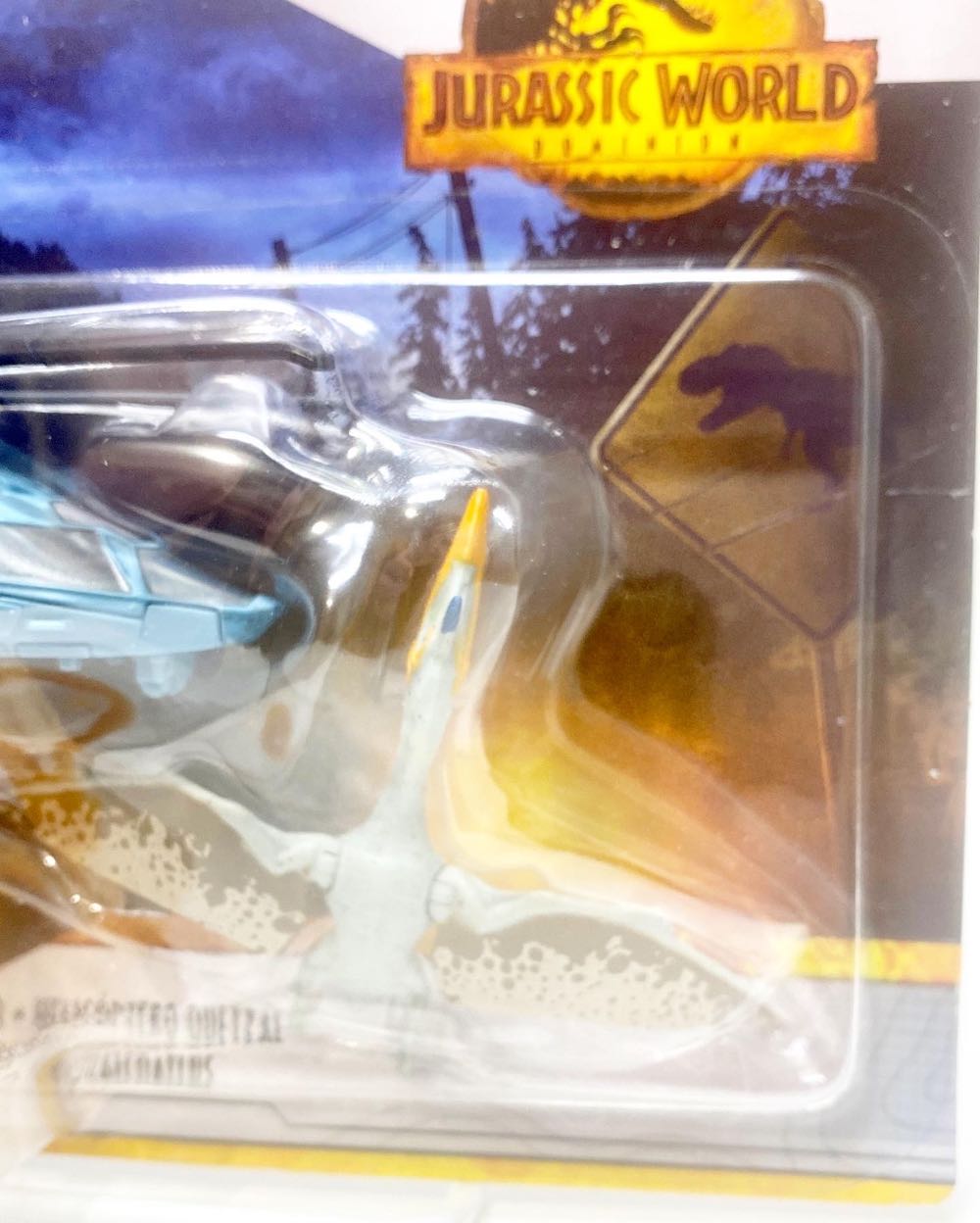 Matchbox Jurassic World Dino Transporters 1 Vehicle & 1-2 Mini Dinosaurs Ages 3 Years Old & Up  action figure collectible [Barcode 887961989540] - Main Image 4