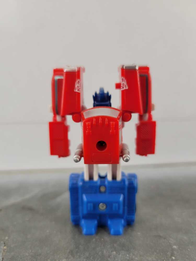 Optimus Prime 2nd (Robot Mode) - Hasbro (Universe) action figure collectible - Main Image 3