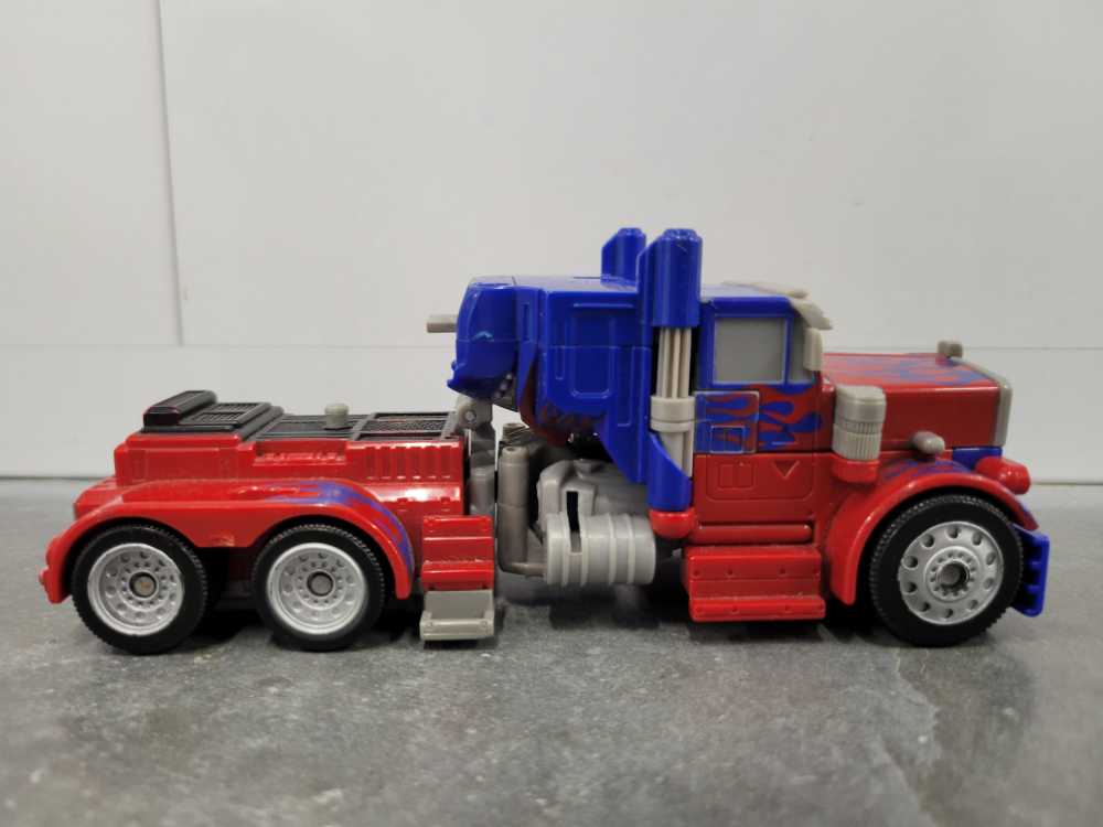 Optimus Prime Power Hook FAB 3rd Vehicle Mode Missing Missile - Hasbro (Movie) action figure collectible - Main Image 3