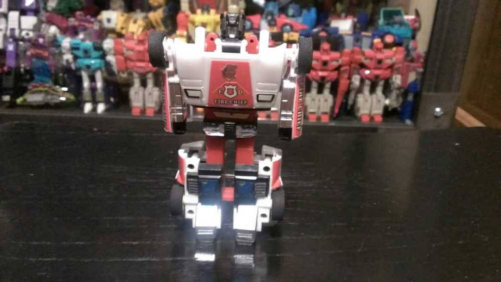 Red Alert - Hasbro (Reissue) action figure collectible - Main Image 2