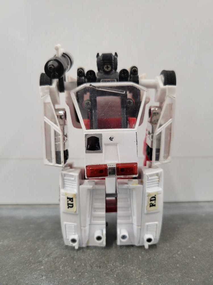 Red Alert - Hasbro (Reissue) action figure collectible - Main Image 4