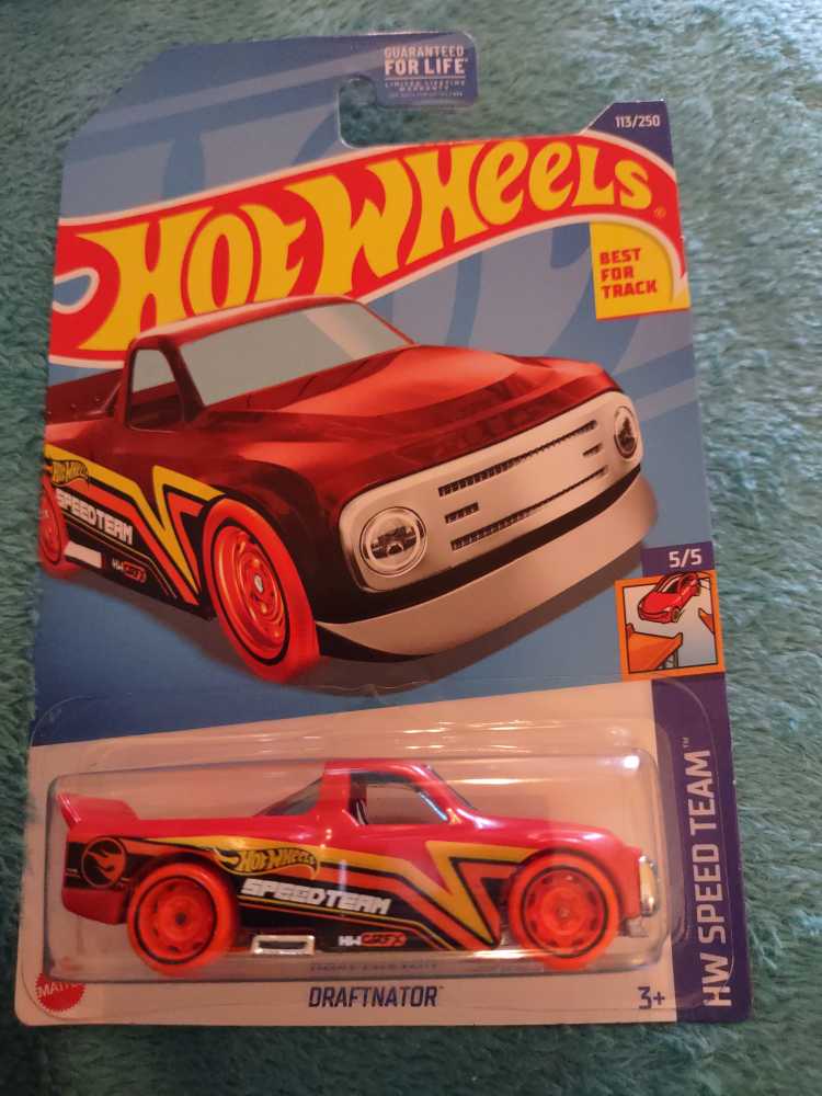 Funko Pop! Sized Pin: Star Wars Yoda