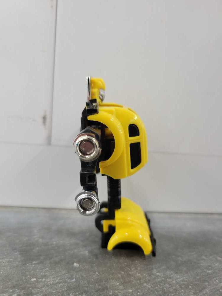 Bumblebee (Robot Mode) - Hasbro (Key Chain) action figure collectible - Main Image 2
