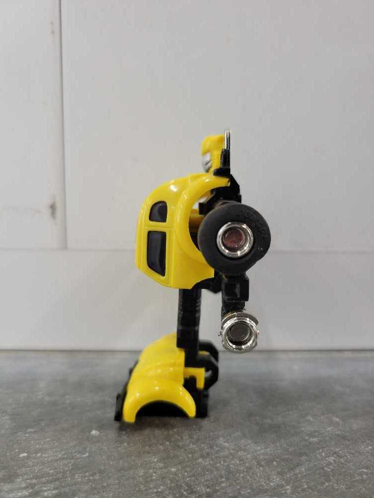 Bumblebee (Robot Mode) - Hasbro (Key Chain) action figure collectible - Main Image 4