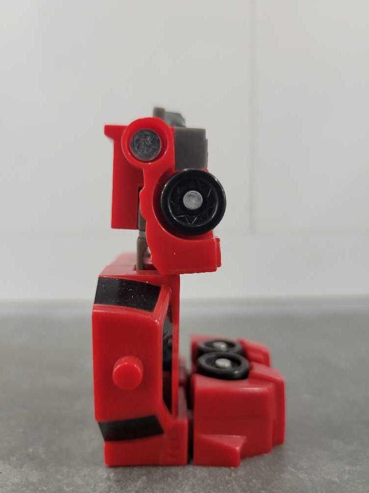 Dash Dashtacker (Robot Mode) Landcross - Takara (Transformers G1) action figure collectible - Main Image 2