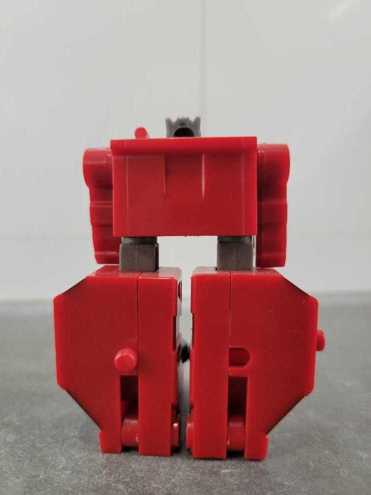 Dash Dashtacker (Robot Mode) Landcross - Takara (Transformers G1) action figure collectible - Main Image 3