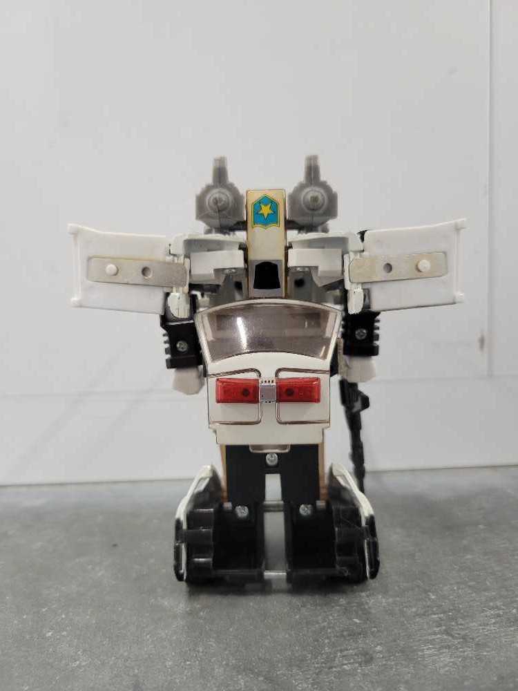 Prowl Toys"R"Us (Robot Mode) - Hasbro (Reissue) action figure collectible - Main Image 4