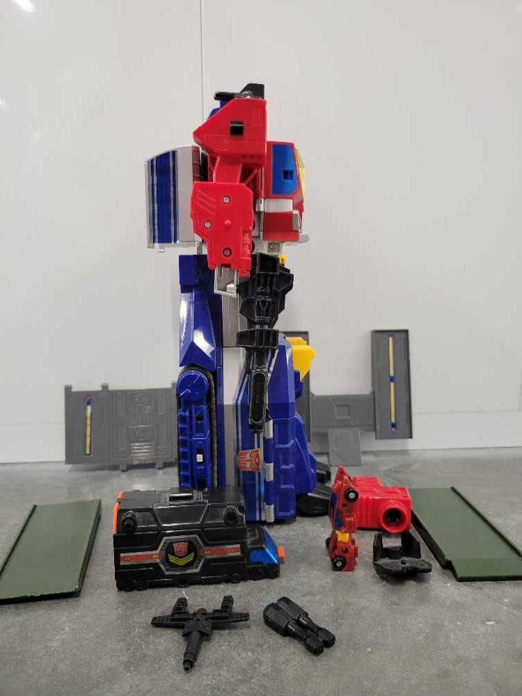 Star Convoy Star Optimus Prime With Hot Rod Rodimus - Takara (Encore) action figure collectible - Main Image 3