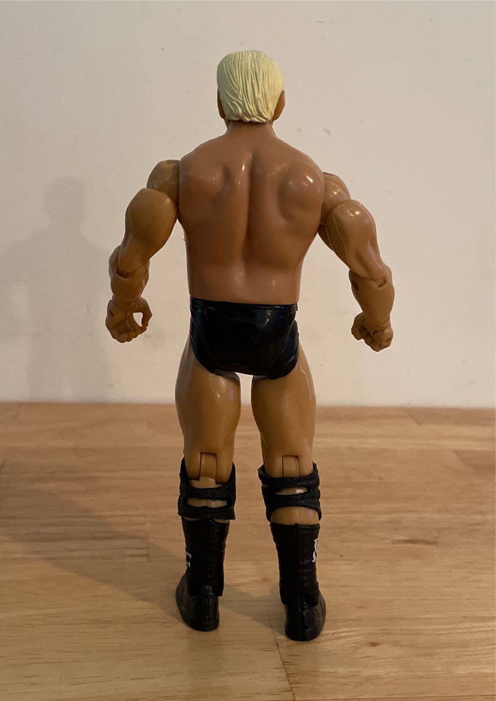 “Nature Boy” Ric Flair - WWE Jakks Pacific Ruthless Aggression Series (WWE Jakks Pacific Ruthless Aggression Series 20) action figure collectible - Main Image 4