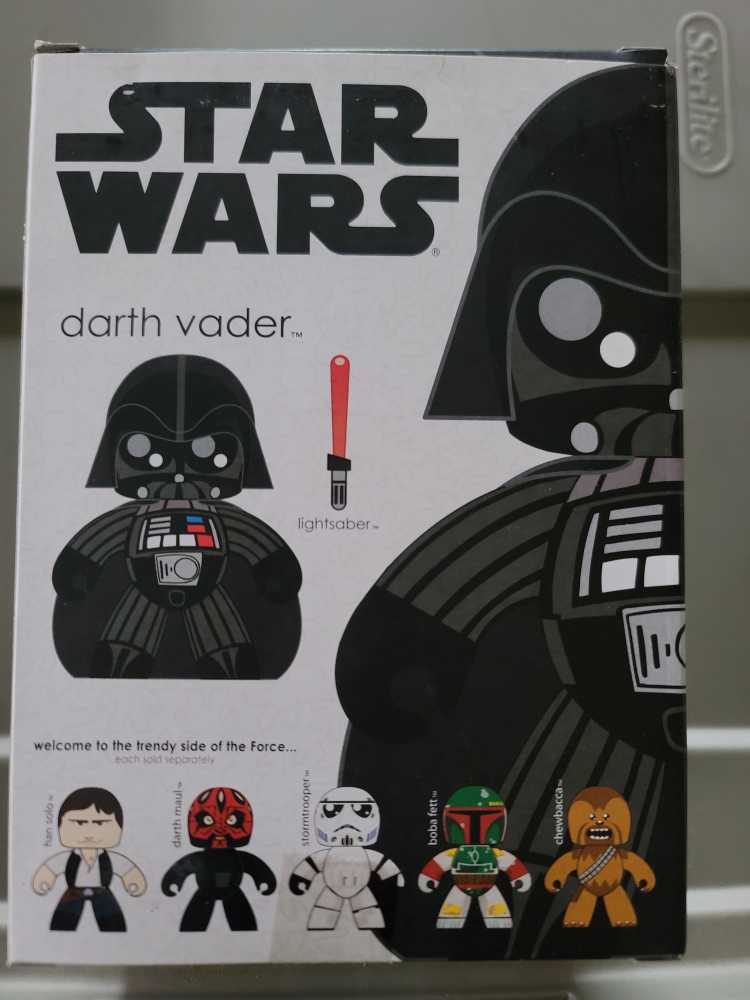 Darth Vader - Hasbro (Mighty Muggs) action figure collectible [Barcode 653569292029] - Main Image 2