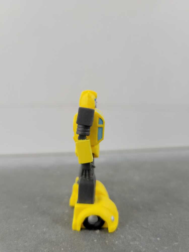 Bumblebee  - Hasbro (Worlds Smallest) action figure collectible - Main Image 2