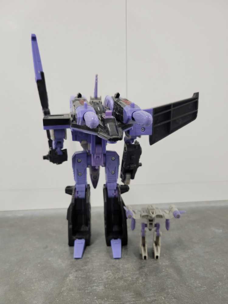 Skywarp With Thunderclash 2nd Robot Mode - Hasbro (Armada) action figure collectible - Main Image 4