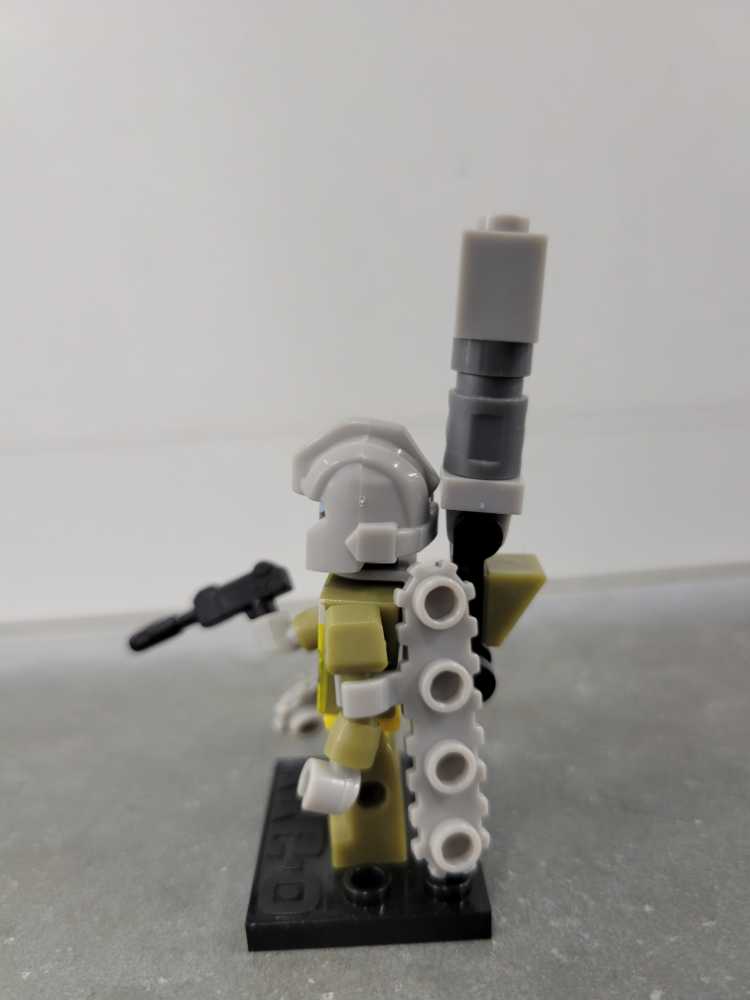 Guzzle - Hasbro (Kre-o) action figure collectible - Main Image 4