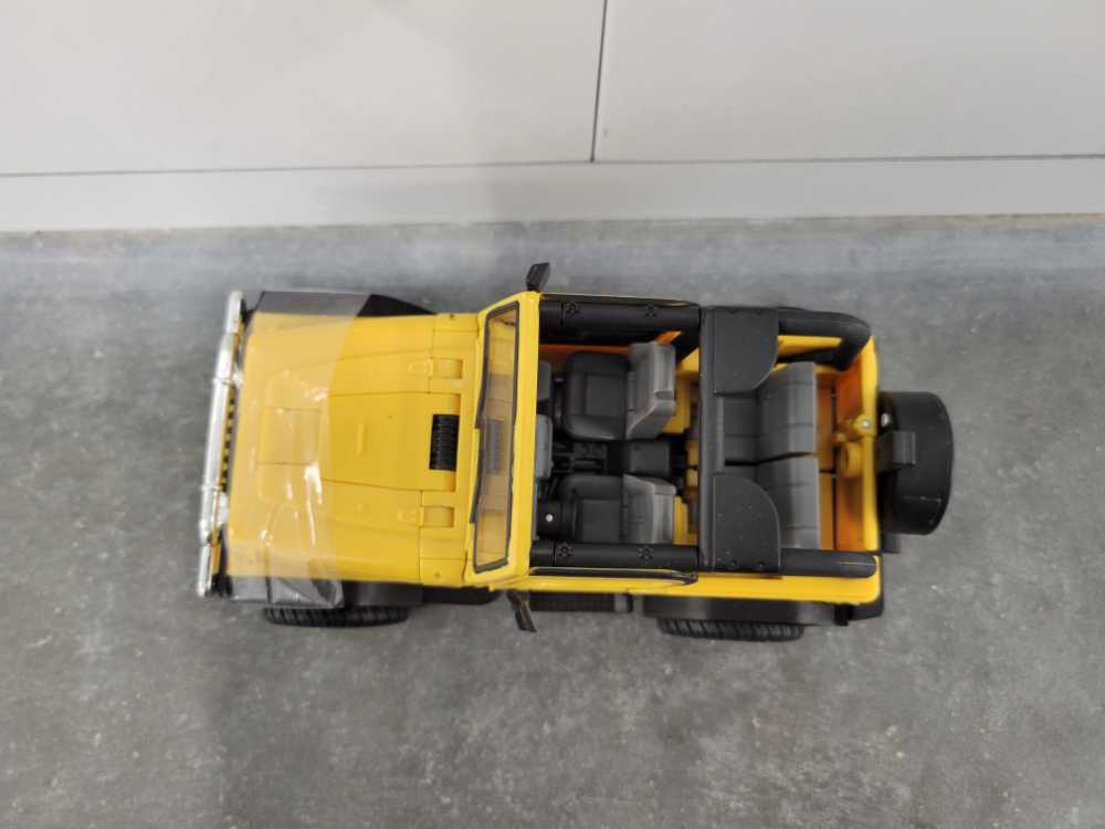 Swindle Vehicle Mode - Hasbro (Alternators) action figure collectible - Main Image 2