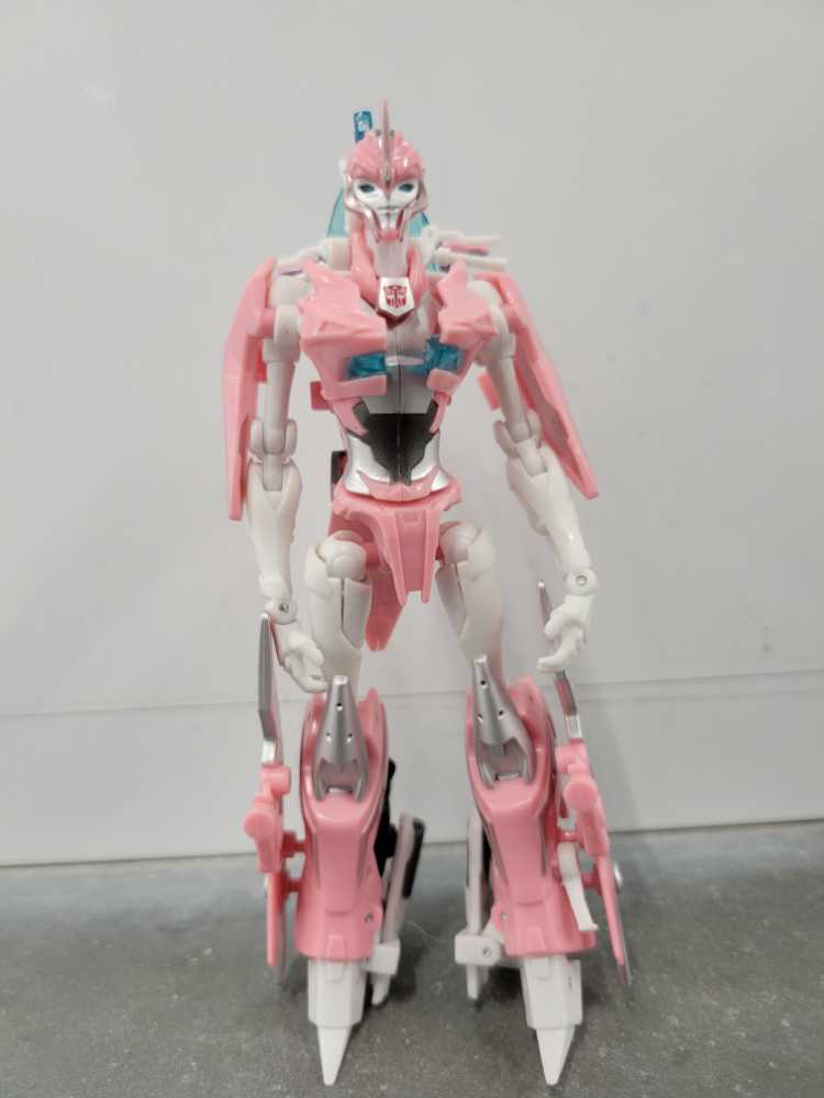 Arcee, Bumblebee, Jack Darby And Raf Esquivel NYCC 2011 - Hasbro (Prime) action figure collectible - Main Image 2