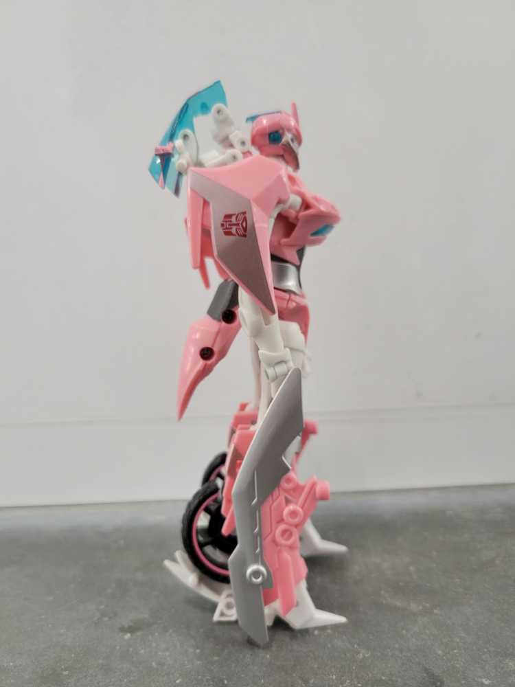 Arcee, Bumblebee, Jack Darby And Raf Esquivel NYCC 2011 - Hasbro (Prime) action figure collectible - Main Image 3