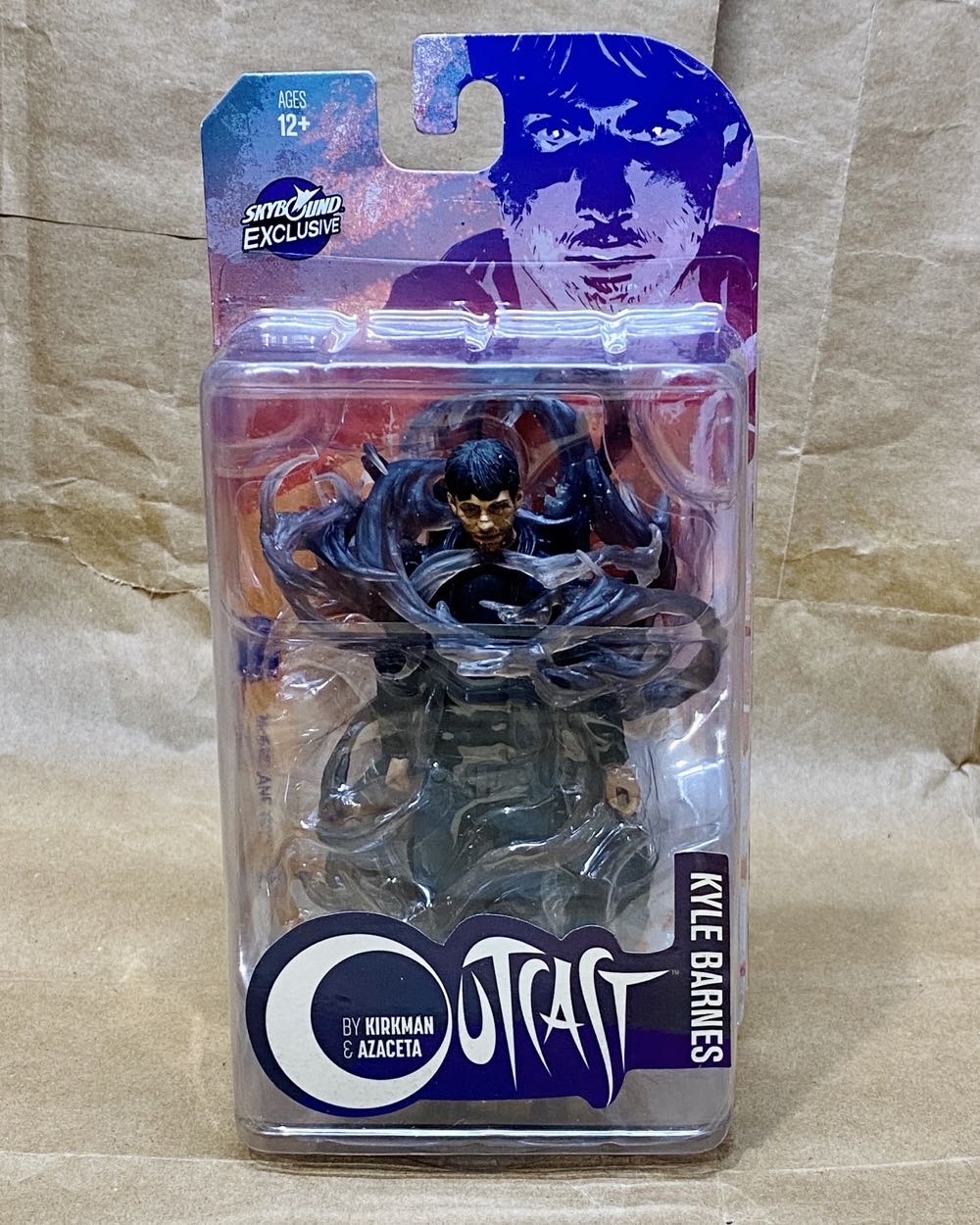 Outcast - Kyle Barnes Comic (Skybound Exclusive) - McFarlane Toys (Outcast) action figure collectible [Barcode 787926146943] - Main Image 3