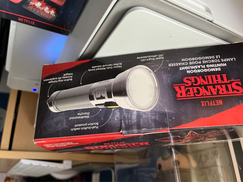 Stranger Things Flashlight - Neca (Stranger Things) action figure collectible [Barcode 7638900440607] - Main Image 1