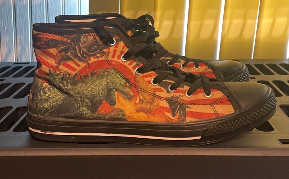 Godzilla Sneakers (Godzilla) action figure collectible - Main Image 1