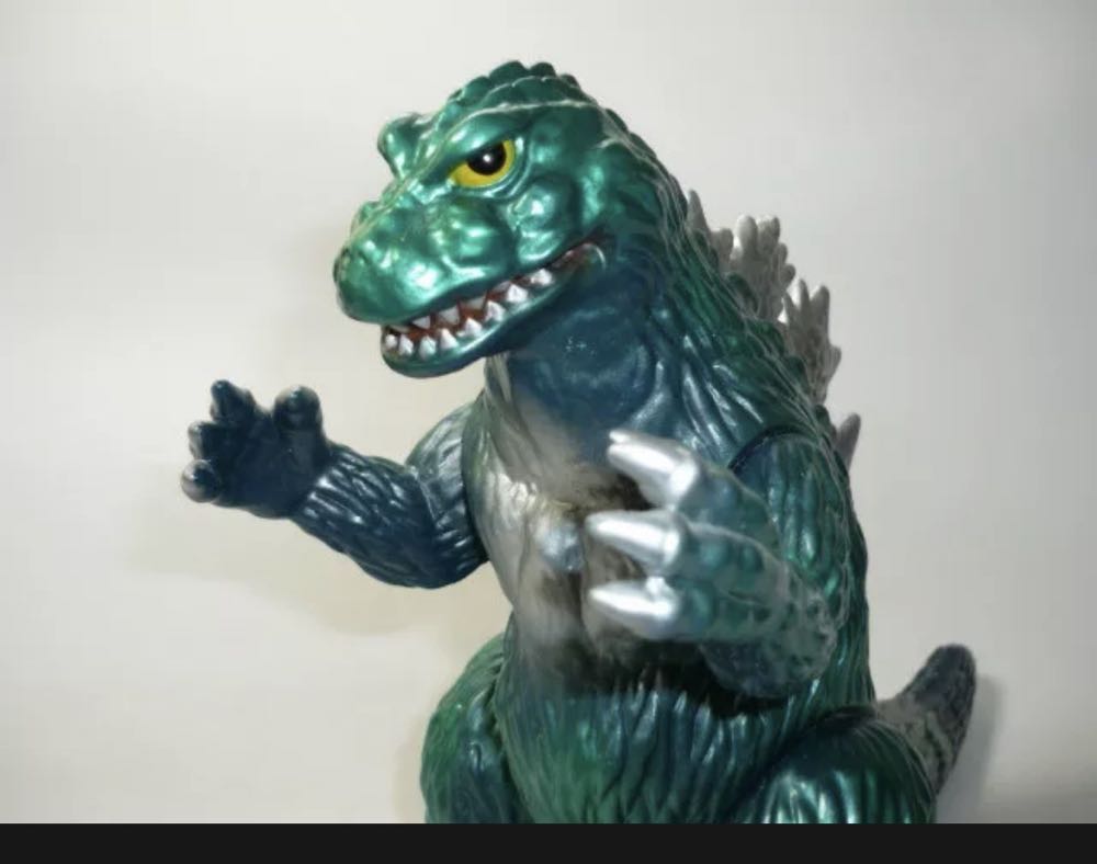 Godzilla 1962 M1-GO Classic Box Limited ver. Figure  (Godzilla) action figure collectible - Main Image 3