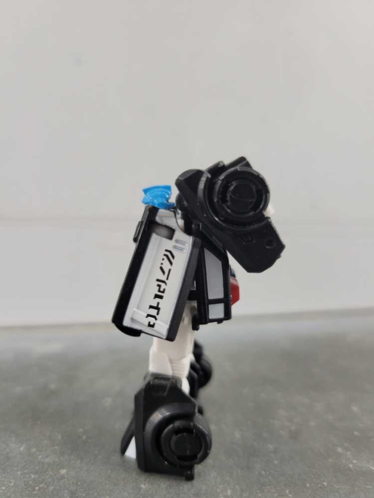 Steakout And Red Heat - Hasbro (Seige) action figure collectible - Main Image 4