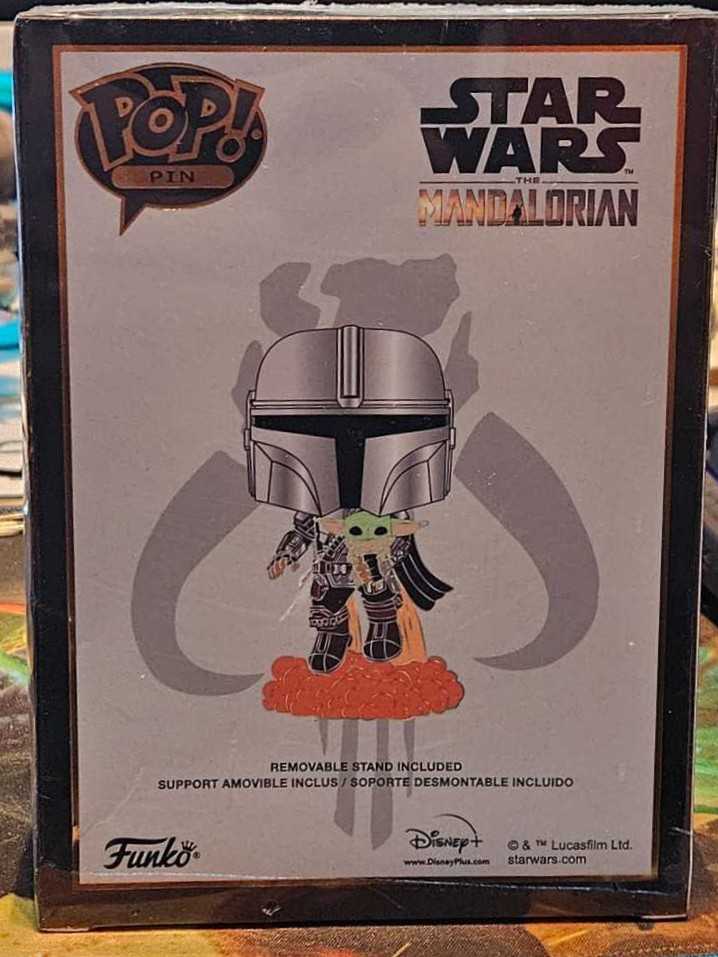 Mandalorian With Grogu - Funko (Funko Pop Pins) action figure collectible [Barcode 671803399549] - Main Image 3
