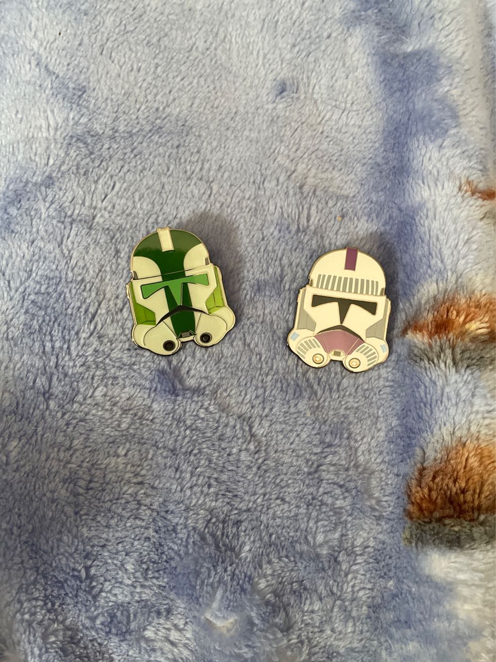 Star Wars Celebration Clone Helmet Mystery Pin  action figure collectible - Main Image 2