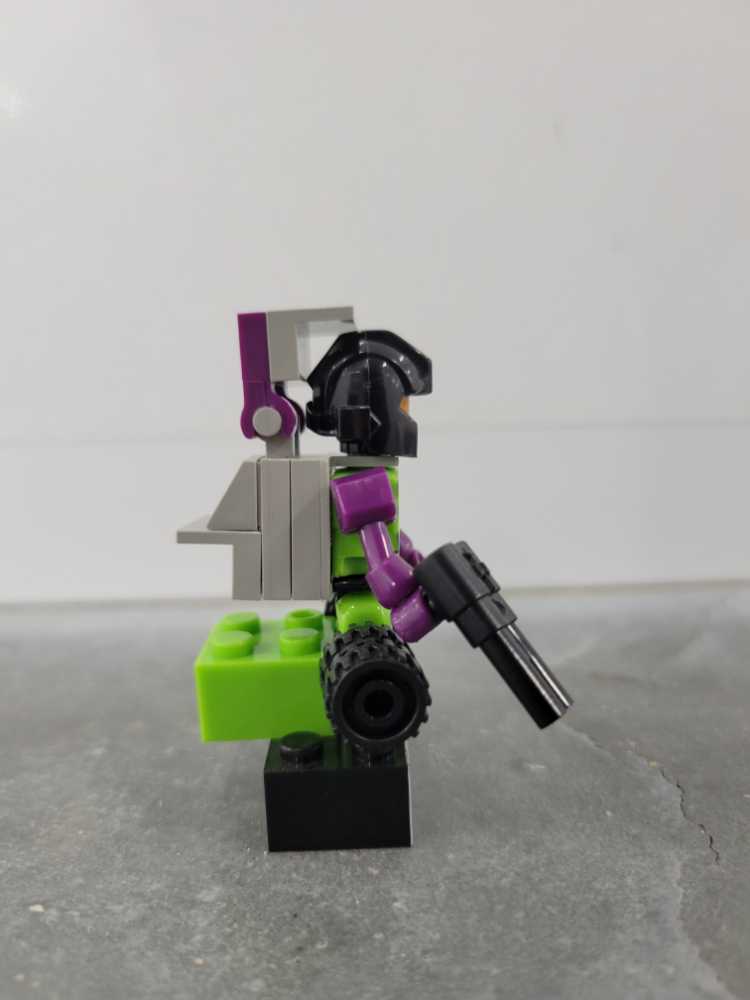 Long Haul - Hasbro (Kre-o) action figure collectible - Main Image 2