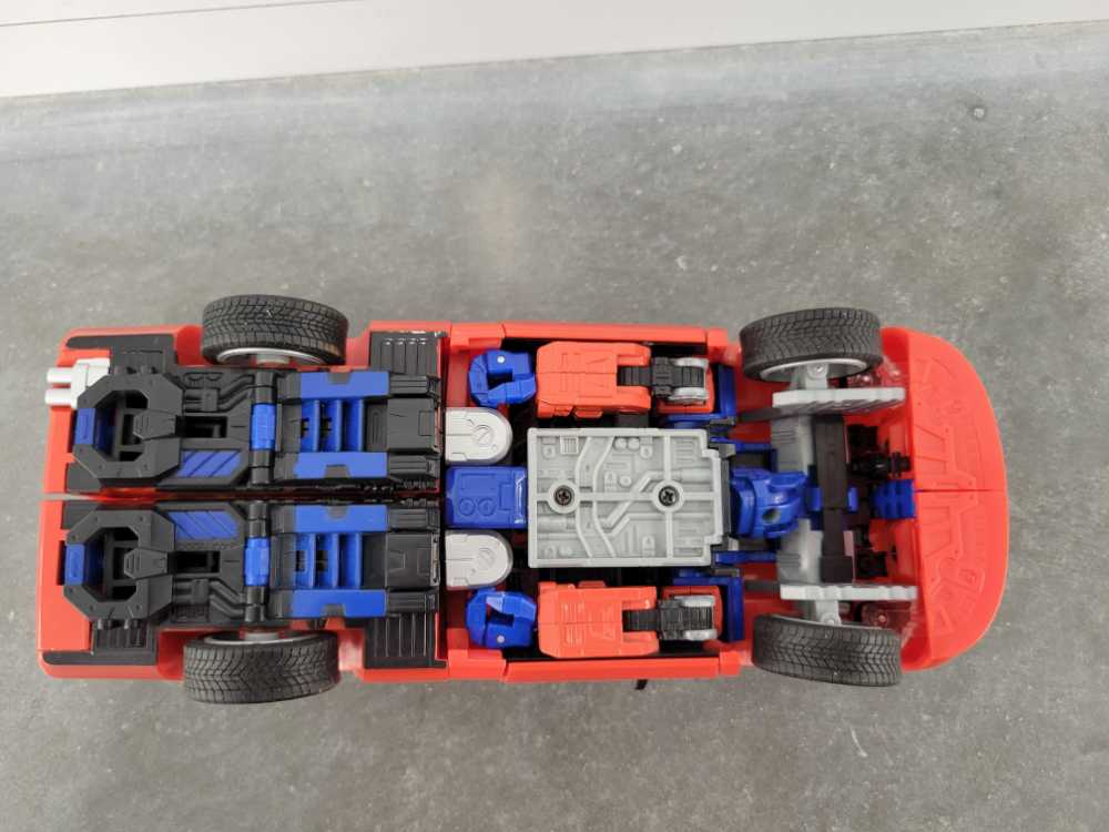 Optimus Prime Truck Mode - Hasbro (Alternators) action figure collectible - Main Image 4