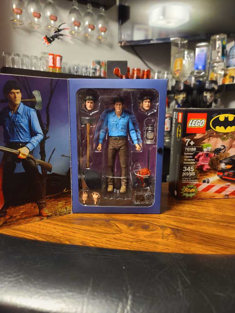 Neca Ultimate Evil Dead Ash Williams - Neca (Horror) action figure collectible - Main Image 2