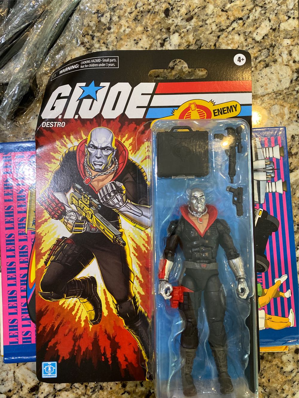 Destro (Retro) - Hasbro (G.I.JOE: A Real American Hero) action figure collectible [Barcode 5010993953882] - Main Image 2