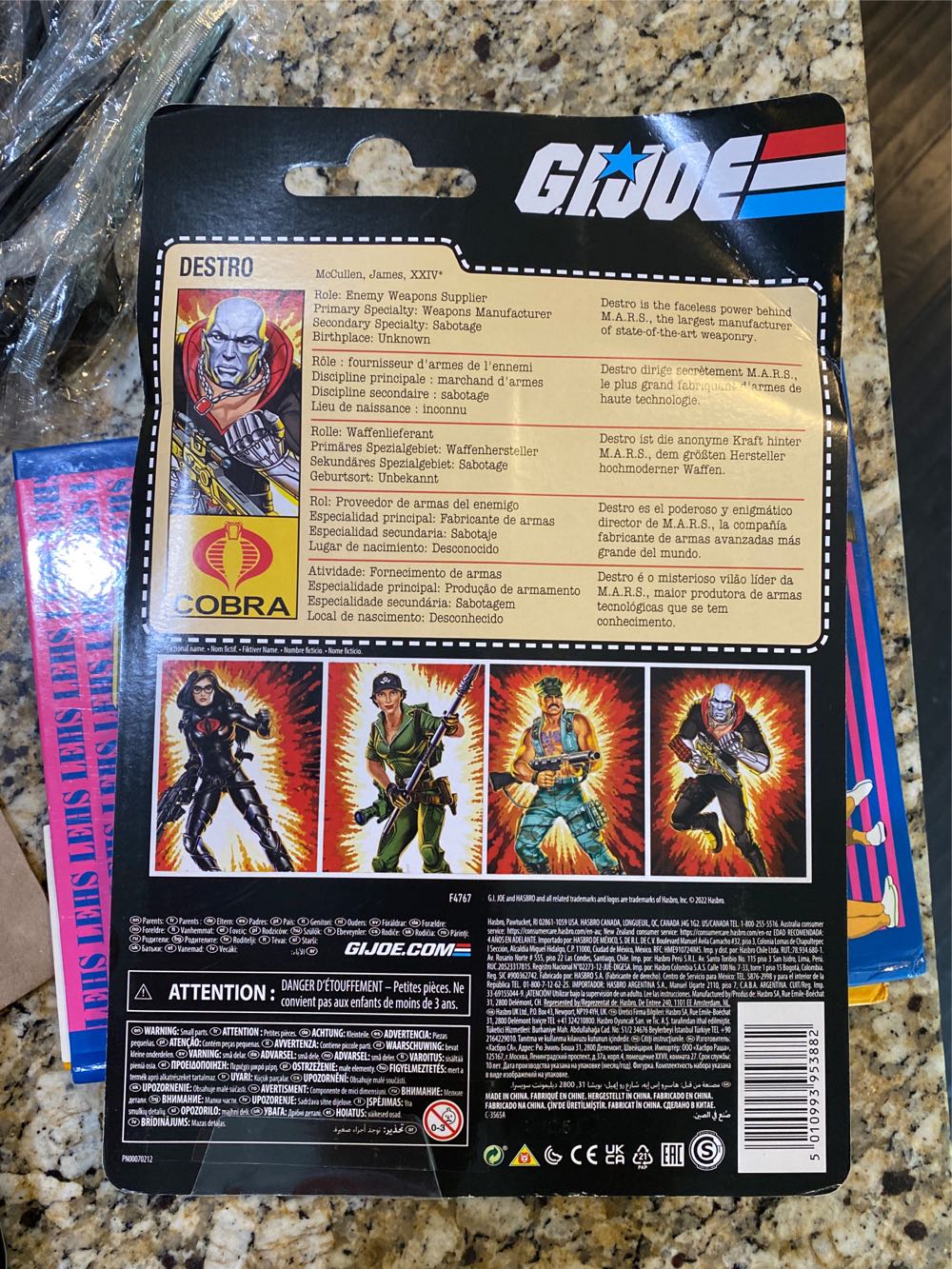Destro (Retro) - Hasbro (G.I.JOE: A Real American Hero) action figure collectible [Barcode 5010993953882] - Main Image 3