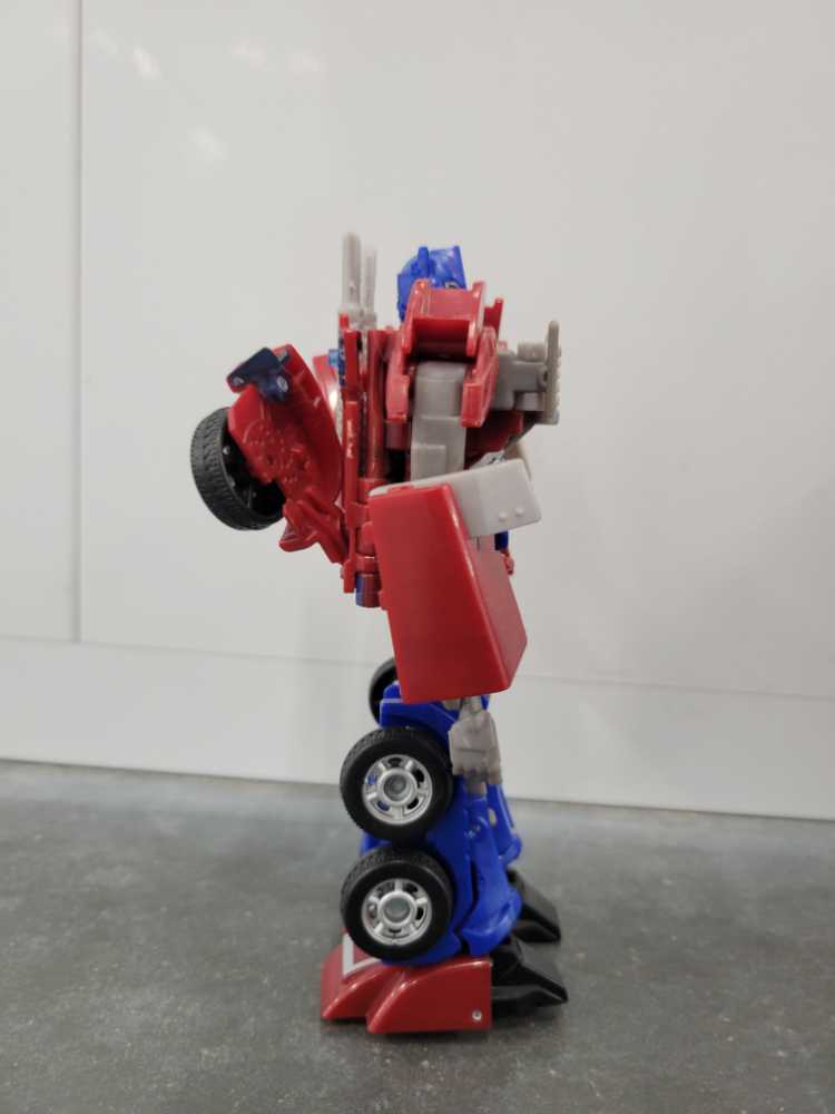 Optimus Prime VS Megatron A Rivalry Reborn - Hasbro (Prime First Edition) action figure collectible - Main Image 3