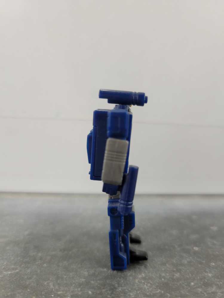 Soundwave With Ravage 3rd (Robot Mode) - Takara (World’s Smallest Transformers WST) action figure collectible - Main Image 2