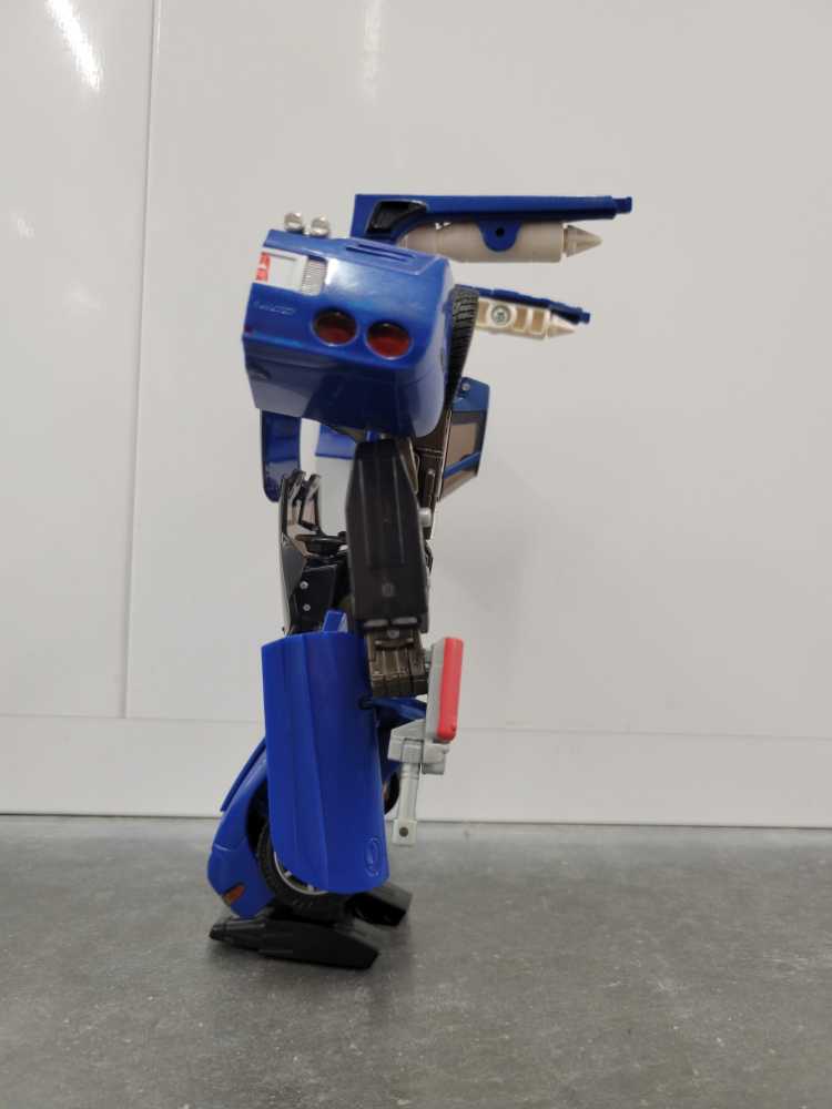 Tracks 3rd Robot Mode - Hasbro (Alternators) action figure collectible - Main Image 3