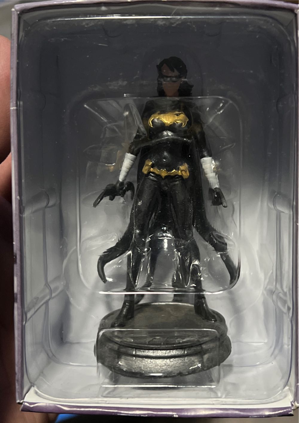 Batgirl - Cassandra Kane - White Pawn - Eaglemos Collections (DC Chess Collection) action figure collectible - Main Image 1