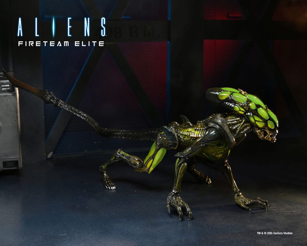 NECA Fireteam Elite Spitter Alien  action figure collectible - Main Image 2