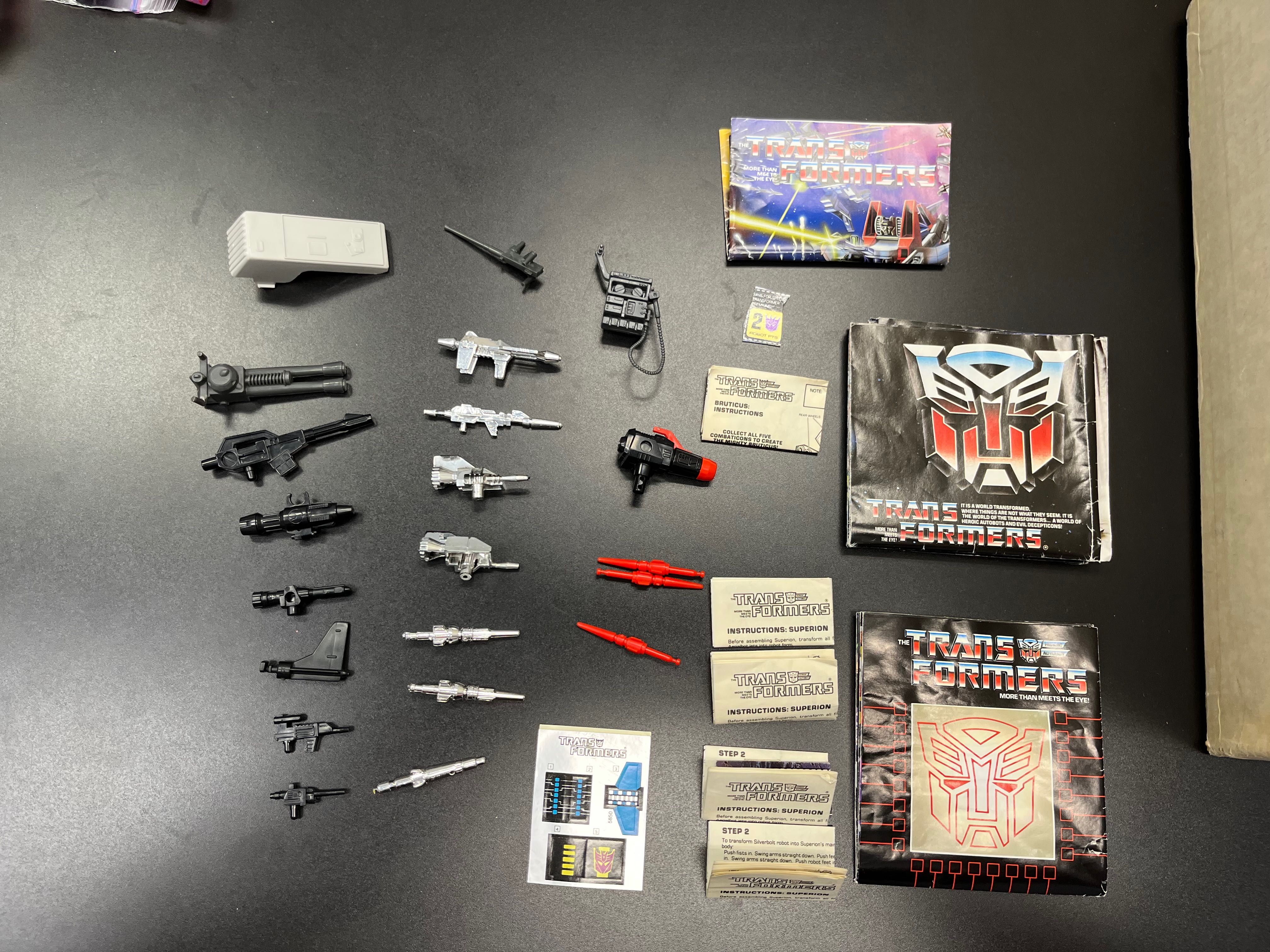 Collector’s Case w/ Extras - Hasbro (The Transformers) action figure collectible - Main Image 2