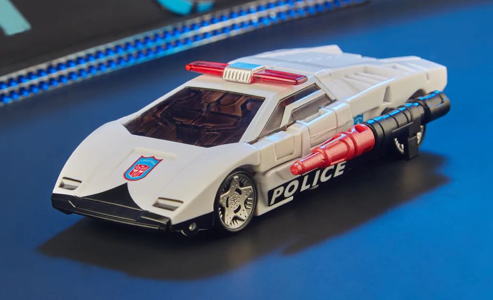 Clampdown (Sideswipe) - Hasbro Takara Tomy (Diaclone Universe (Japan G1)) action figure collectible [Barcode 5010994115432] - Main Image 3