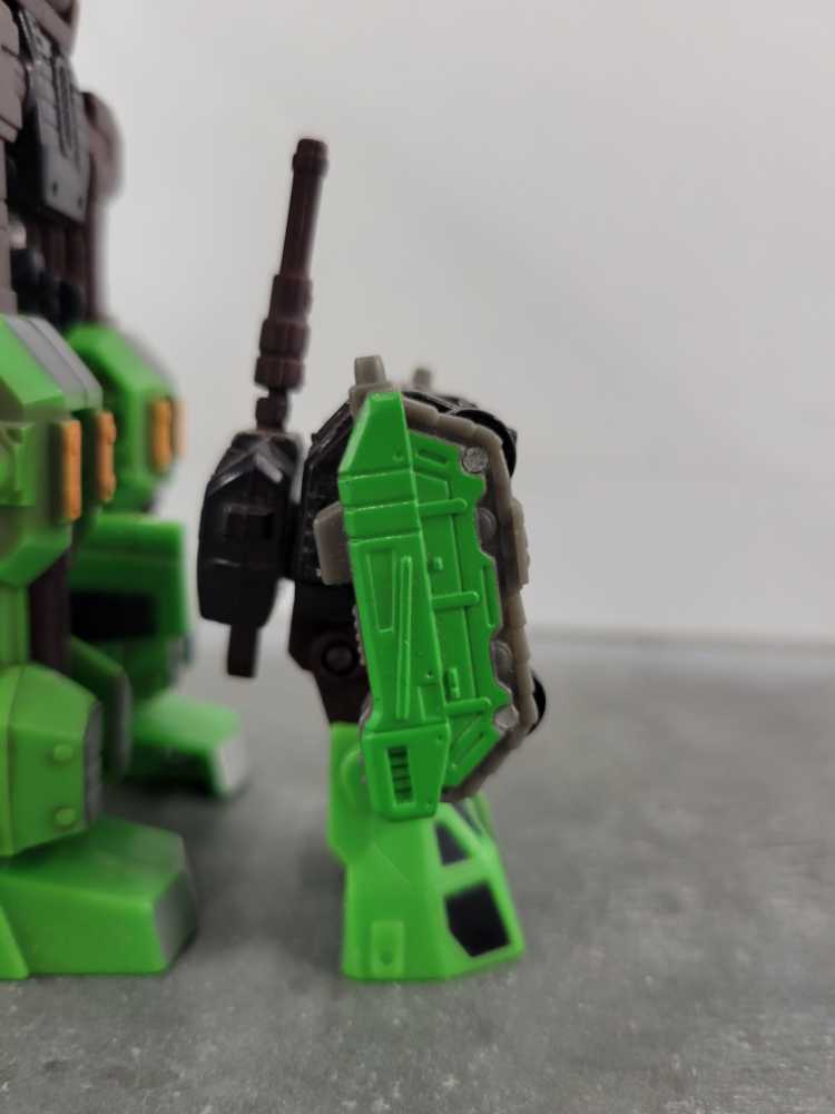 Crumplezone With Cyclonus Powerlinx  - Hasbro (Armada) action figure collectible - Main Image 2