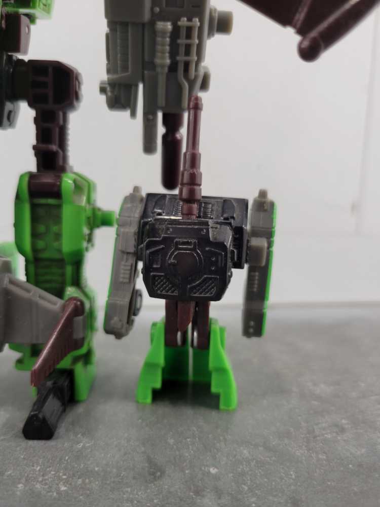 Crumplezone With Cyclonus Powerlinx  - Hasbro (Armada) action figure collectible - Main Image 3